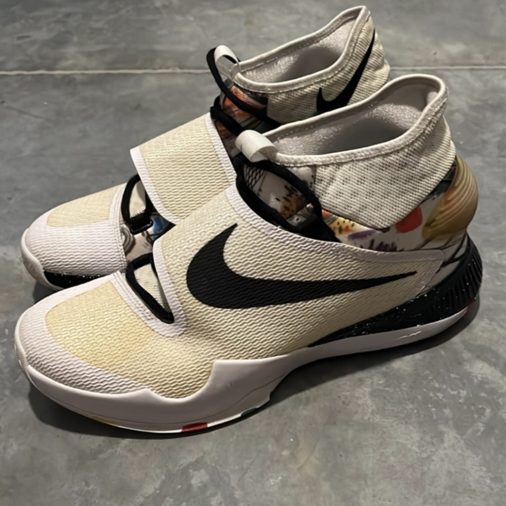 Nike Zoom Hyperrev 2016 Net Collector's Society. White multi color basketball